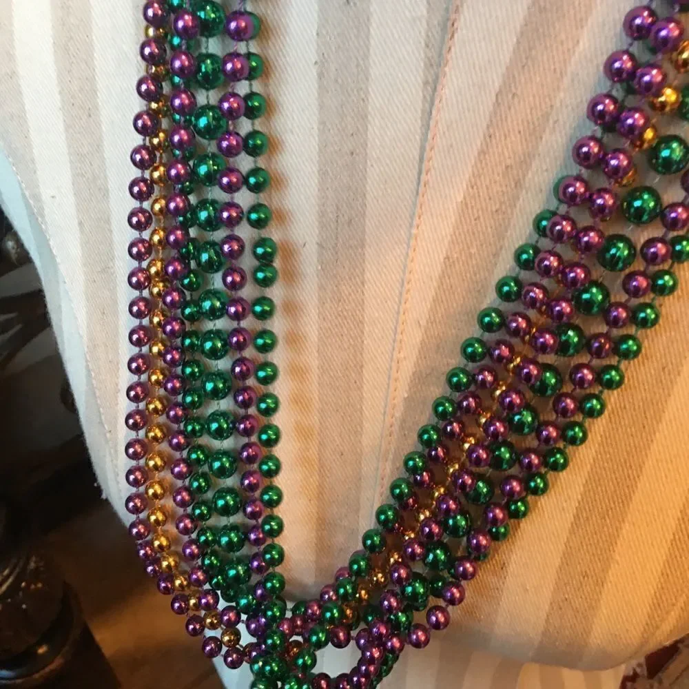 🎃 - 7 STRANDS of Mardi Gras Beads box19